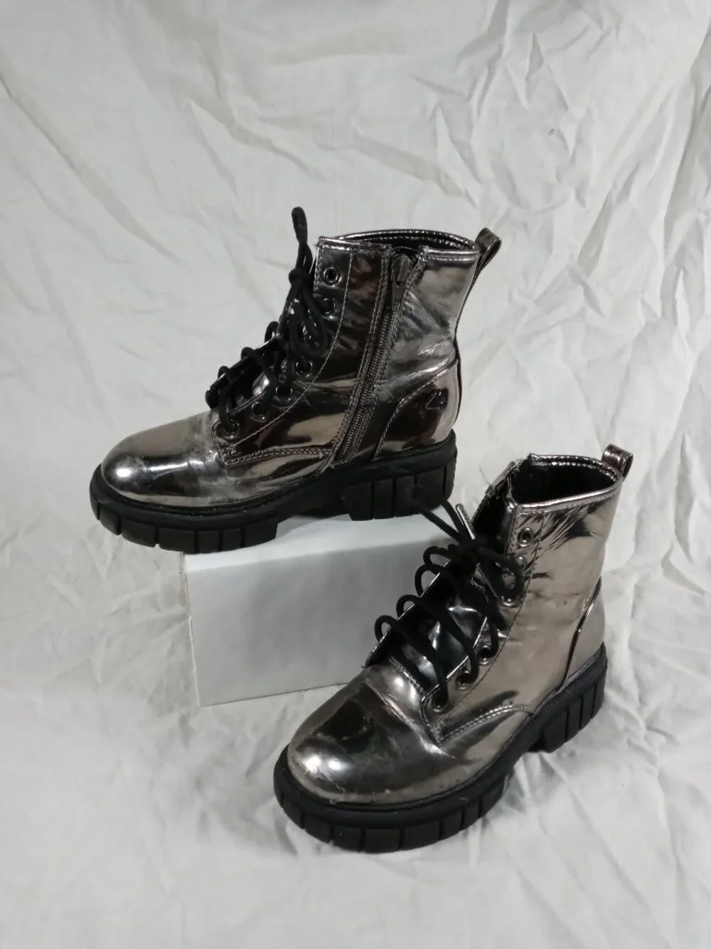 Madden NYC Girls Shiny Gold Combat Kids Boots Lace Up Side Zip Size 1 Good Cond